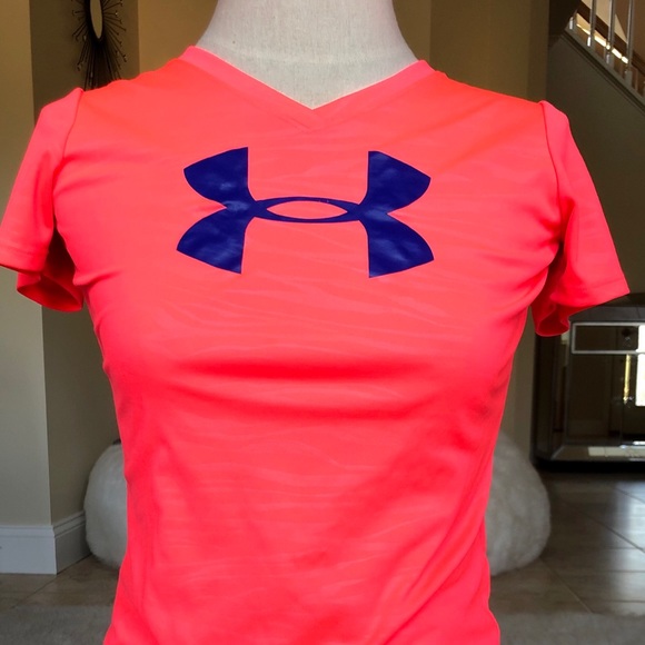 Under Armour Tops - Under Armour Youth T-Shirt